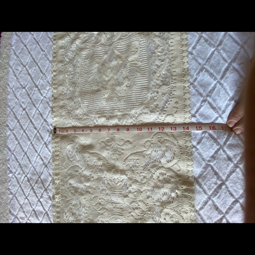 Handmade table runner - Picture 5 of 7